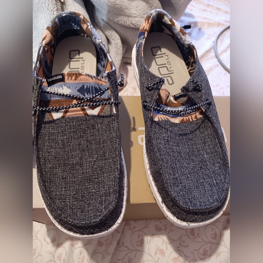 Womens hey dude shoes size 10 new in box